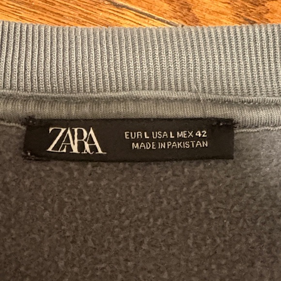 Zara Women's Gray Crewneck Sweatshirt - Picture 2 of 4